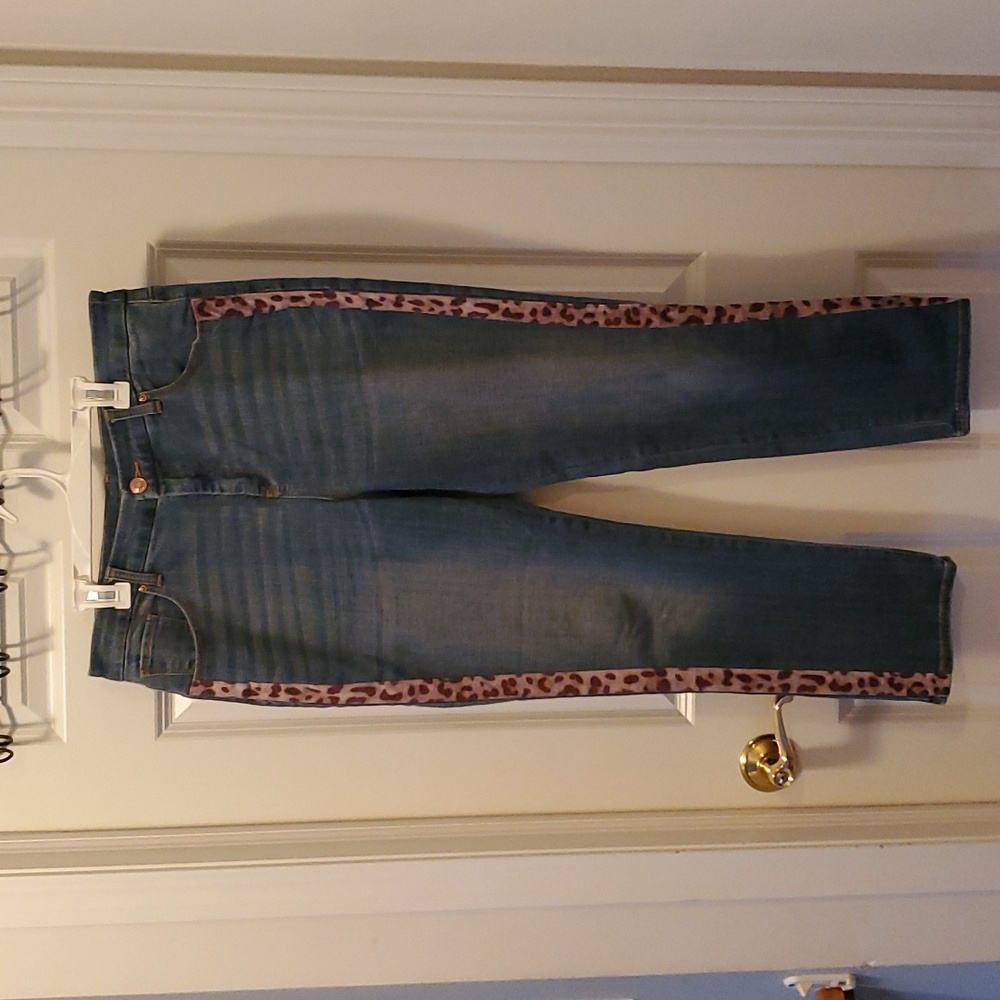 Chico's So Slimming Girlfriend Slim Leg Ankle Animal Print Trim Size 12R Jeans - Picture 2 of 14